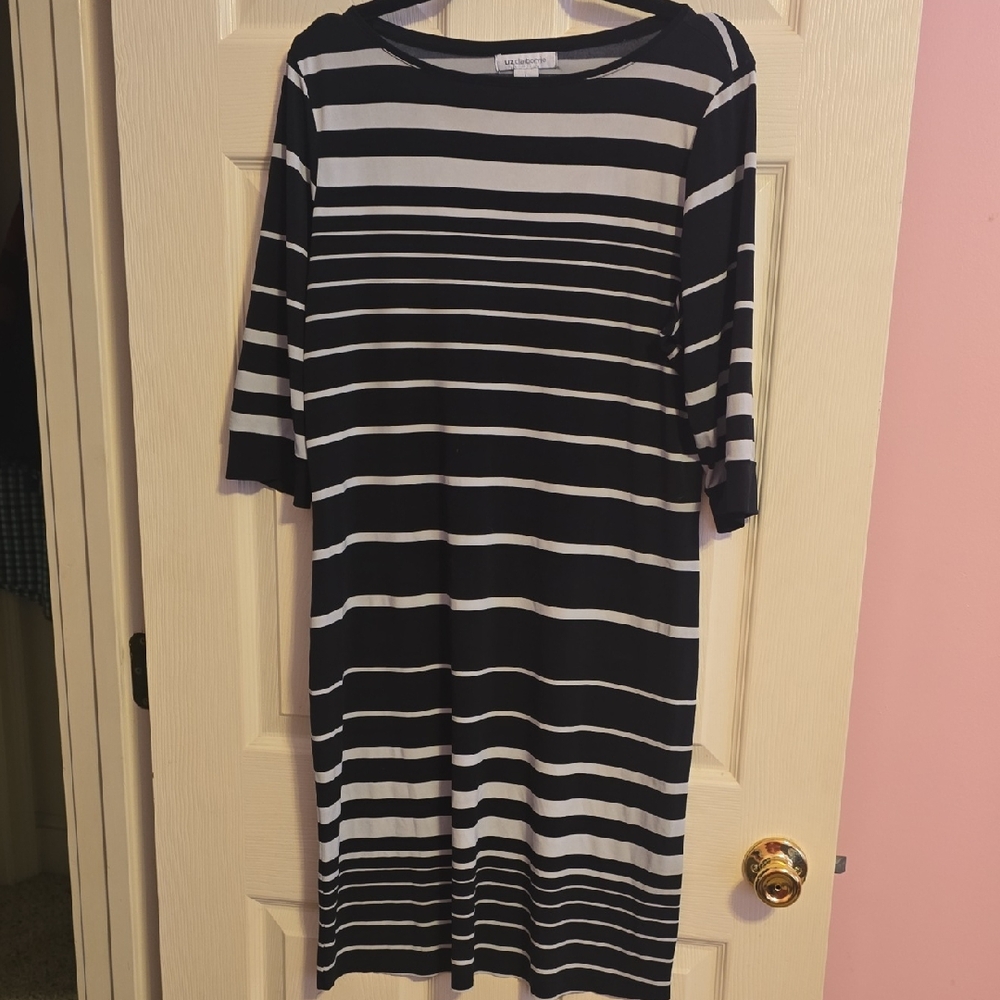 Liz Claiborne Black and White Striped Long Sleeve Dress